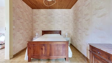 2 soverom og strykejern/-brett