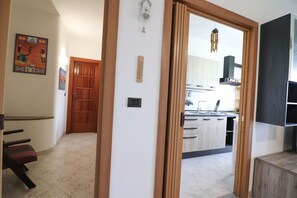 Interior - Holiday Home 'Casa Surya A Otranto' with Balcony, Wi-Fi and Air Conditioning (Otranto)