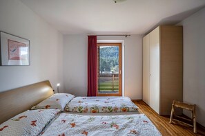 1 bedroom, free WiFi, bed sheets