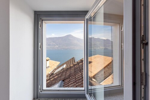 Apartment 'Casa Valy' with Lake View, Wi-Fi and Air Conditioning