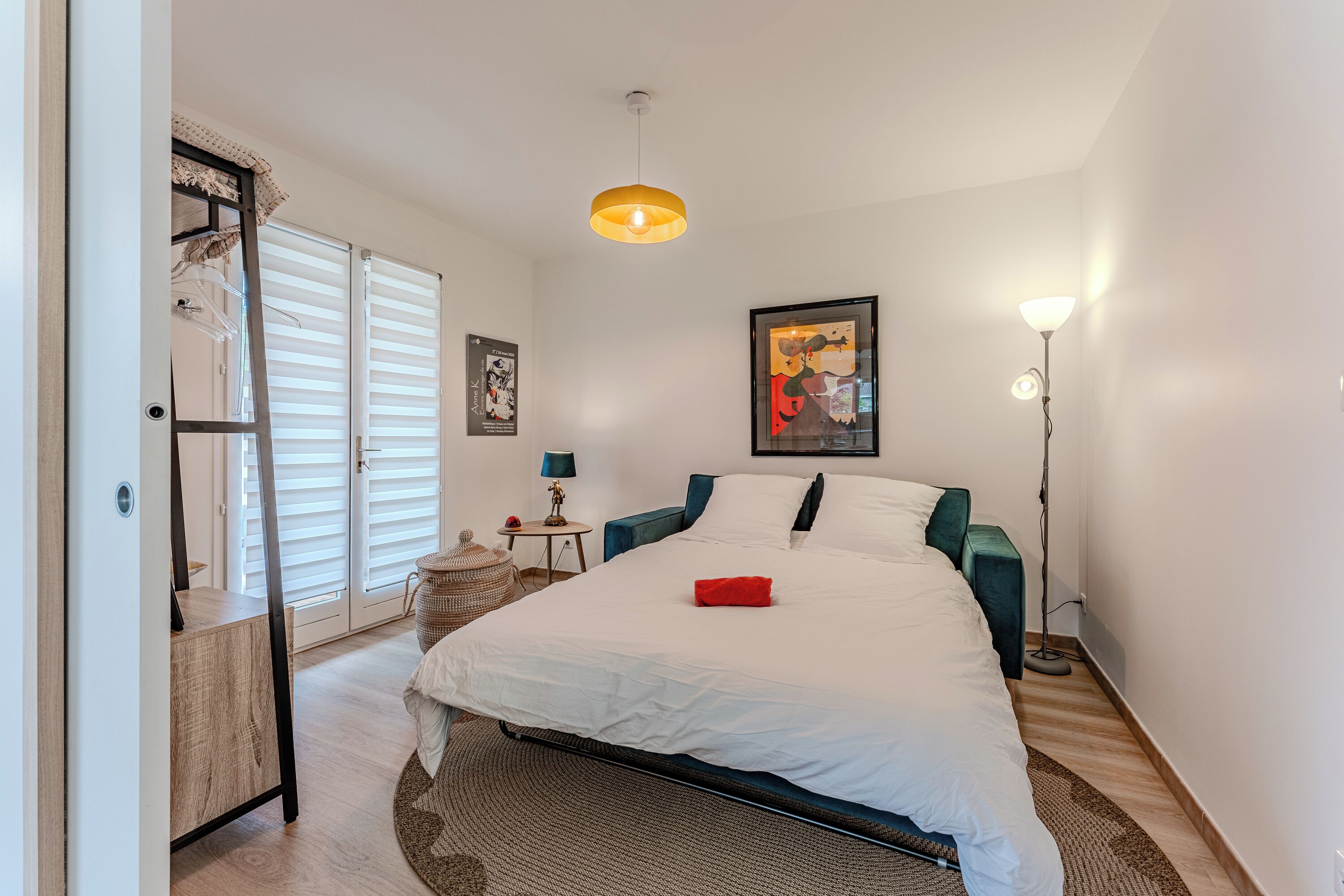 2 bedrooms, iron/ironing board, free WiFi, bed sheets