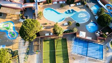 Inomhuspool och uppvärmd pool