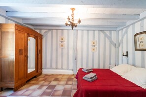 1 camera, Wi-Fi gratuito, lenzuola