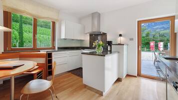 Kühlschrank, Ofen, Herdplatte, Geschirrspüler