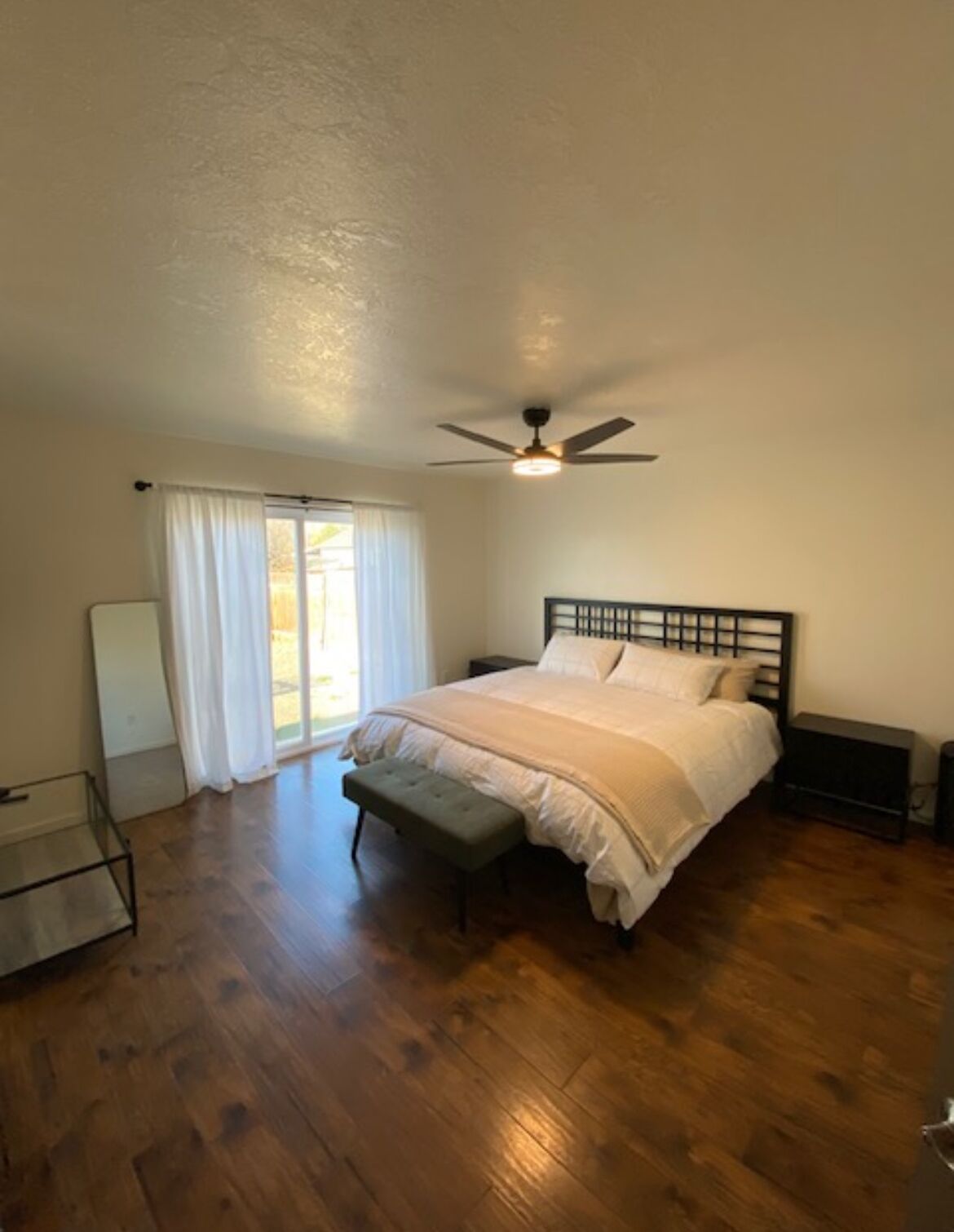 3 多间卧室、办公桌、熨斗/熨衣板、免费 WiFi