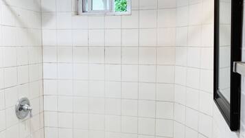 Handtücher, Seife, Toilettenpapier