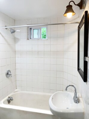 Handtücher, Seife, Toilettenpapier