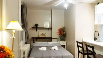 1 slaapkamer, een bureau, gratis wifi, beddengoed