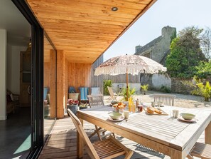 屋外ダイニングエリア