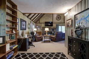 Interior - Great lake views, super fast WiFi, Lake/Dock access (Butler)