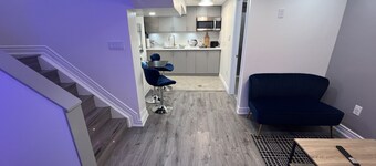 Cozy 2BR Suite•Traveler‑Friendly•Near 401/Airport!