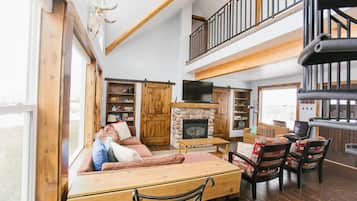 TV, fireplace, DVD player