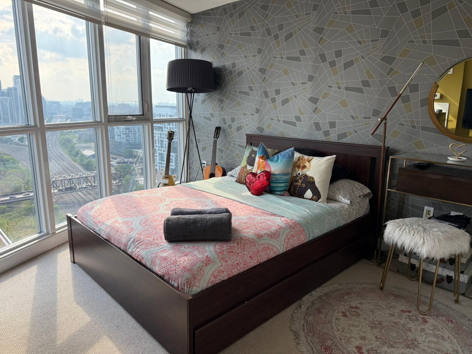 Deluxe Apartment | Free WiFi, bed sheets