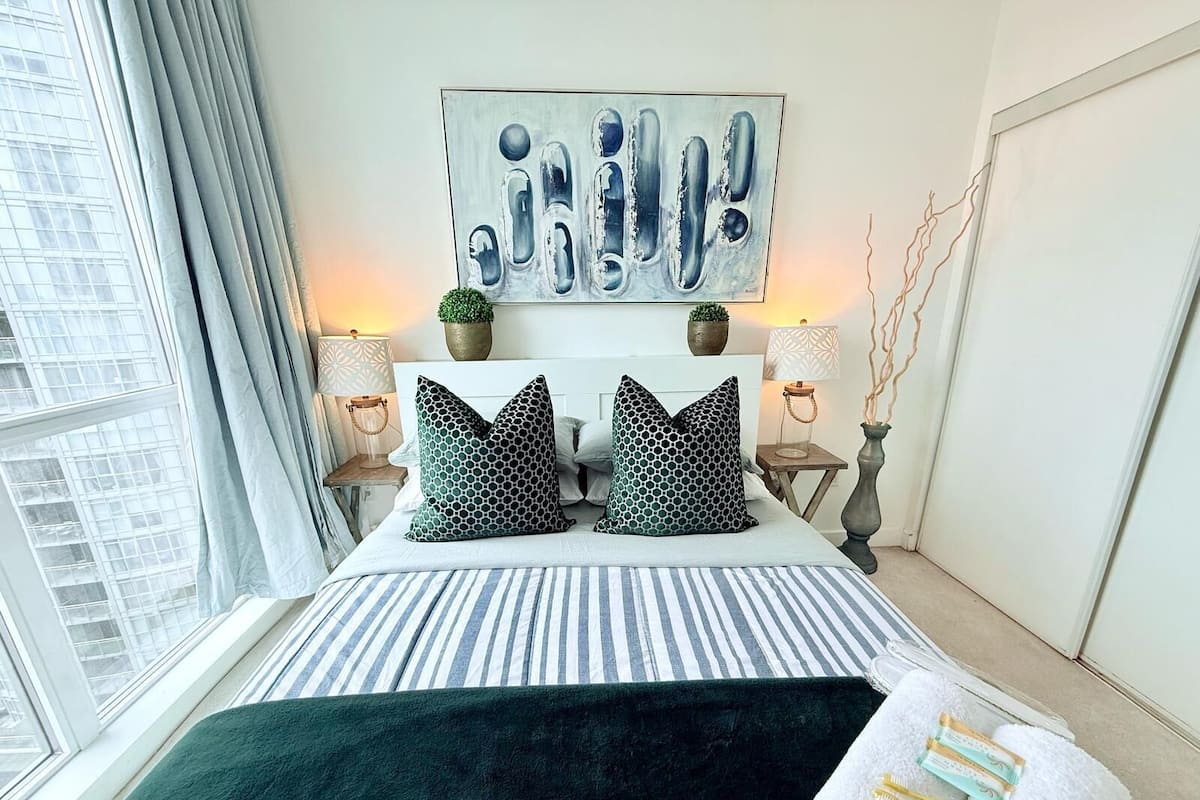 City Condo | Free WiFi, bed sheets