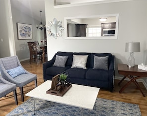 Smart TV - Gem of Jacksonville, near NC Beaches & Military Base (Jacksonville)