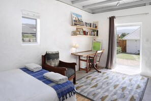4 bedrooms, desk, iron/ironing board, free WiFi