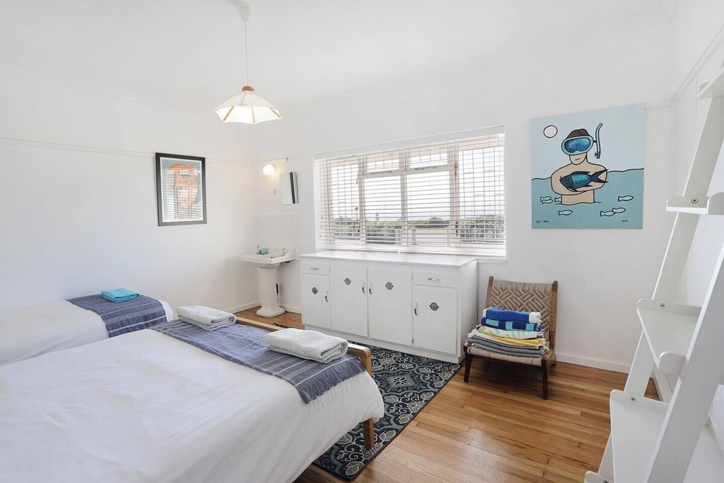 4 bedrooms, desk, iron/ironing board, free WiFi
