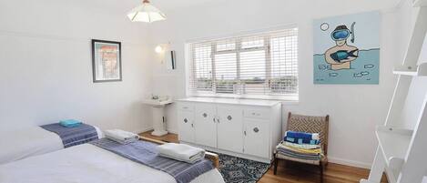 4 bedrooms, desk, iron/ironing board, free WiFi