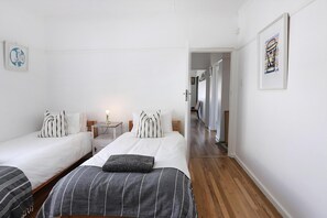 4 soverom, skrivebord, strykejern/-brett og wi-fi (inkludert)