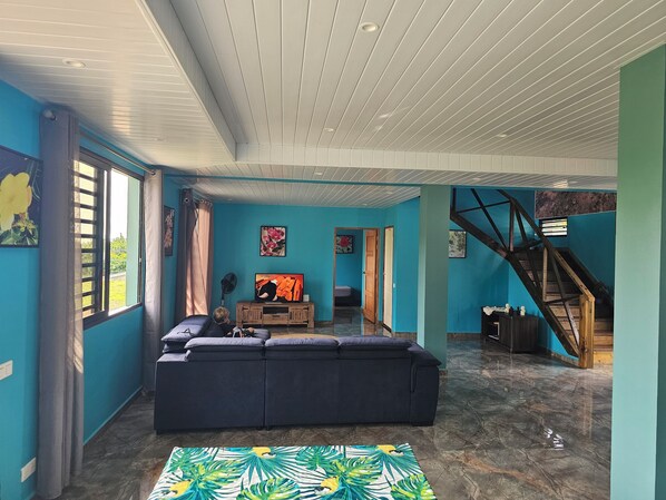 Lobby sitting area - Lauréna Lodge (Faaa)