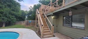 Outdoor pool - Texas Evergreen Oasis WACO/Silos/Baylor: Pool, Spa, PingPong, Pets on 1/3 acre (Waco)