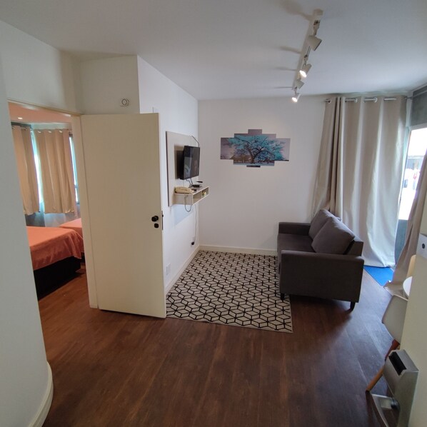 1 bedroom, desk, iron/ironing board, WiFi