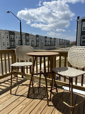 تناول الطعام بالخارج