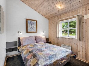 4 عدّة غرف نوم وخدمة الإنترنت