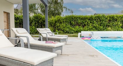 La Villa Nibelle by Idylliq - 400m² Piscine, SPA et Cinéma