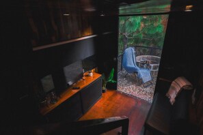 Interior - Cozy Mountain-View Container Retreat K NAJ (Hgo.)