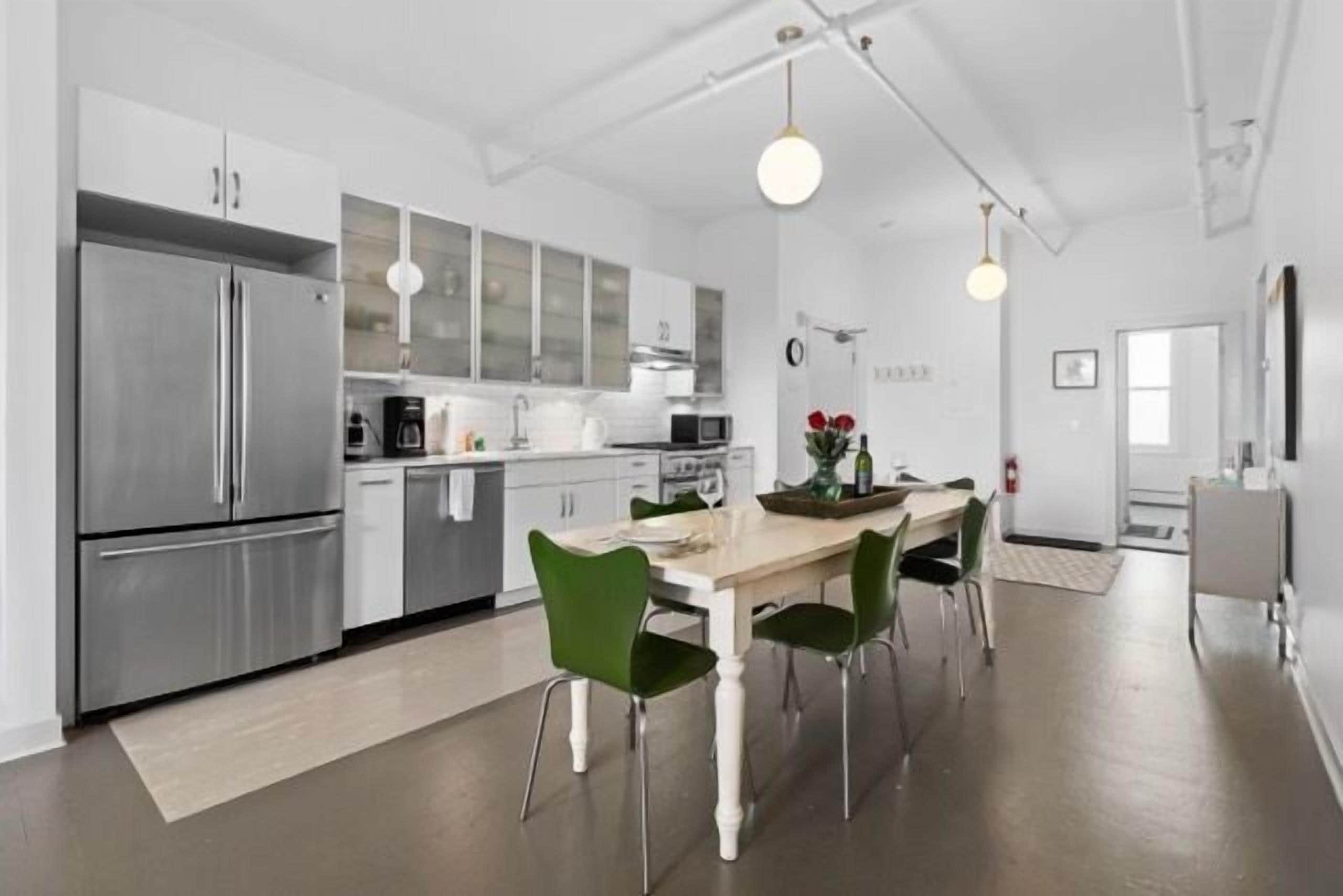 冰箱、微波炉、烤箱、炉灶