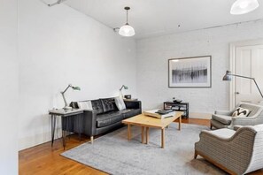 Smart TV - Rockland Central Loft, heart of downtown (Rockland)