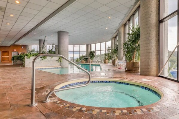 Pool - Mountain Majesty/ Sugar Mountain (Sugar Mountain)