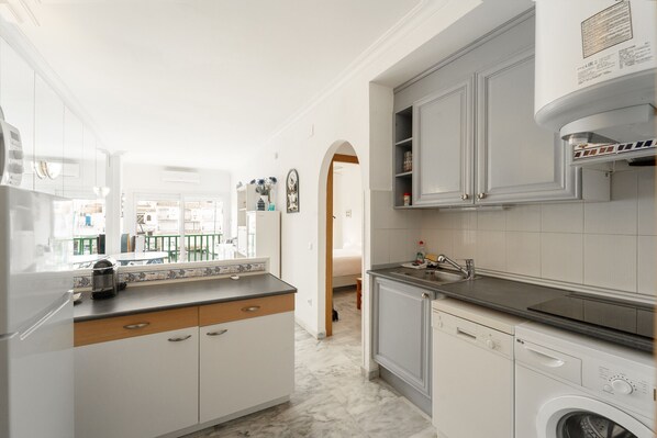 Fridge, microwave, oven, dishwasher