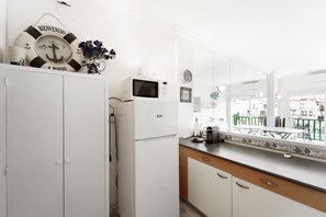 Køleskab, mikrobølgeovn, ovn, opvaskemaskine