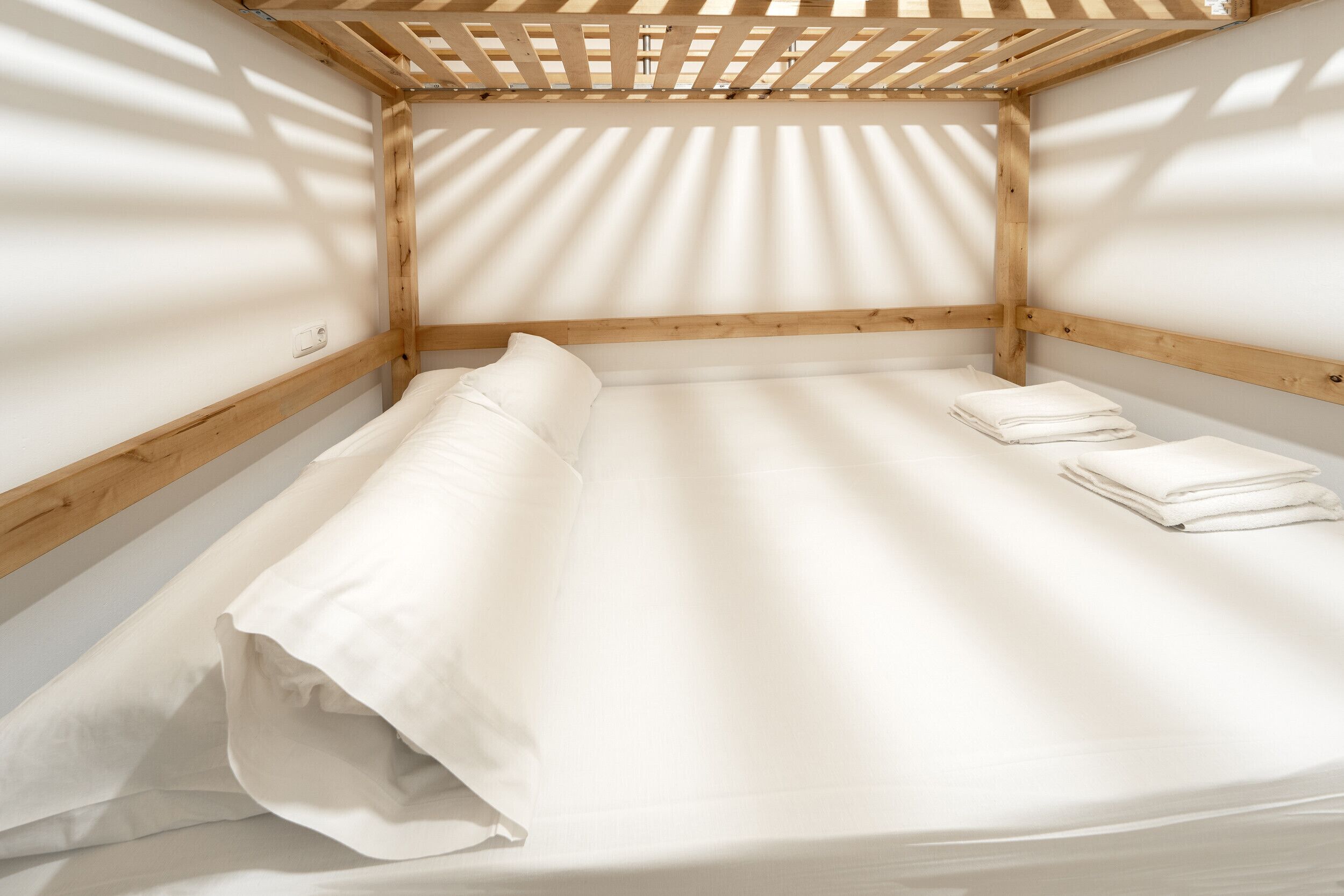 2 chambres, fer et planche à repasser, Wi-Fi gratuit, draps fournis