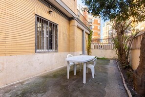 Outdoor dining - Apartment   Ground Floor (ROMA)