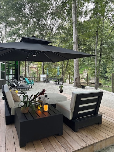 Romantic Riverside Dome w/ Hot Tub Near Nashville on Buffalo River Tennessee