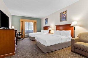 Phòng Suite, nhiều giường, không hút thuốc (Upgrade) | Bộ đồ giường cao cấp, bàn, khu vực làm việc phù hợp cho laptop 