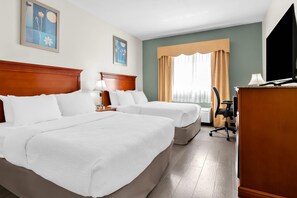 Premium bedding, desk, iron/ironing board, free WiFi