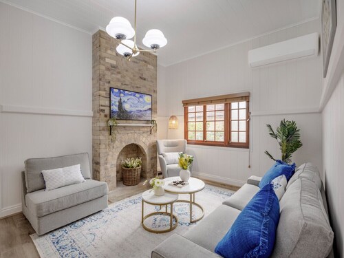 Charming 3BR Inner-City Haven @Highgate Hill