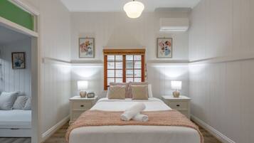 5 bedrooms, desk, iron/ironing board, free WiFi