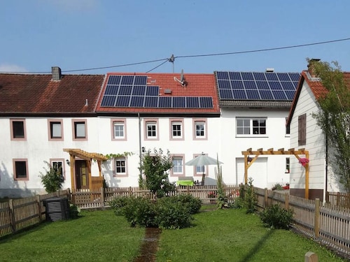 Typisches Eifelhaus in ruhiger Lage und Waldnähe