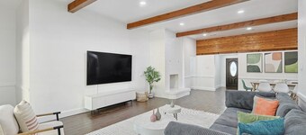 Gorgeous 4BR Home with Huge Yard, Pool