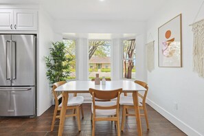 Dining - Gorgeous 4BR Home with Huge Yard, Pool (Denton)