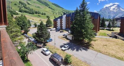 Big apt 6/7 ppl near the ski runs