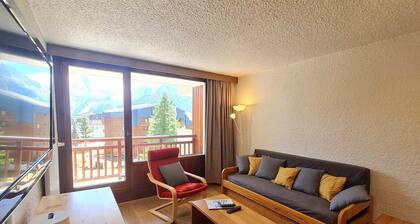 Big apt 6/7 ppl near the ski runs