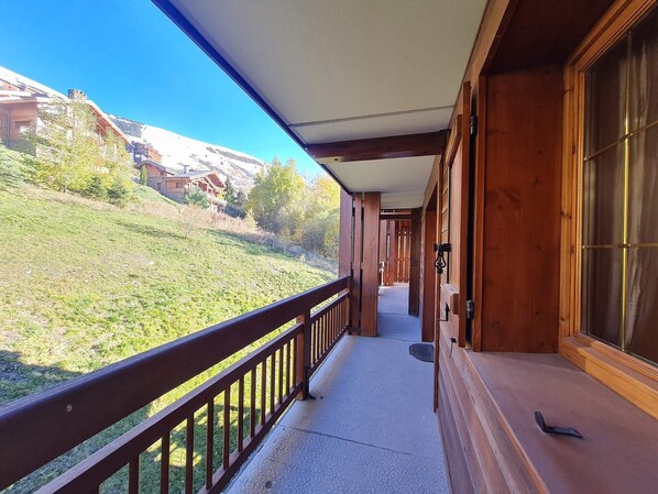 Property grounds - Mountain appt, huge balcony, confortable 8ppl (Les Deux Alpes)