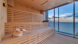 A wooden spa area with a view of the sea. - High end condo in popular area with an amazing sea view, 2 min from the beach (Bang Lamung)