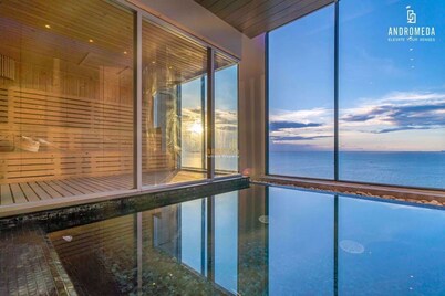 High end condo in popular area with an amazing sea view, 2 min from the beach